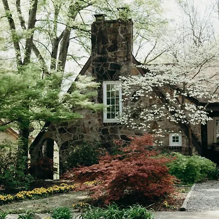 The Woodlawn Tudor Hot Springs Esterno foto